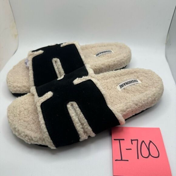 CUSHIONAIRE Women's Cuddle Fur Faux Shearling lined slide sandal +Memory Foam 8. - Picture 3 of 7